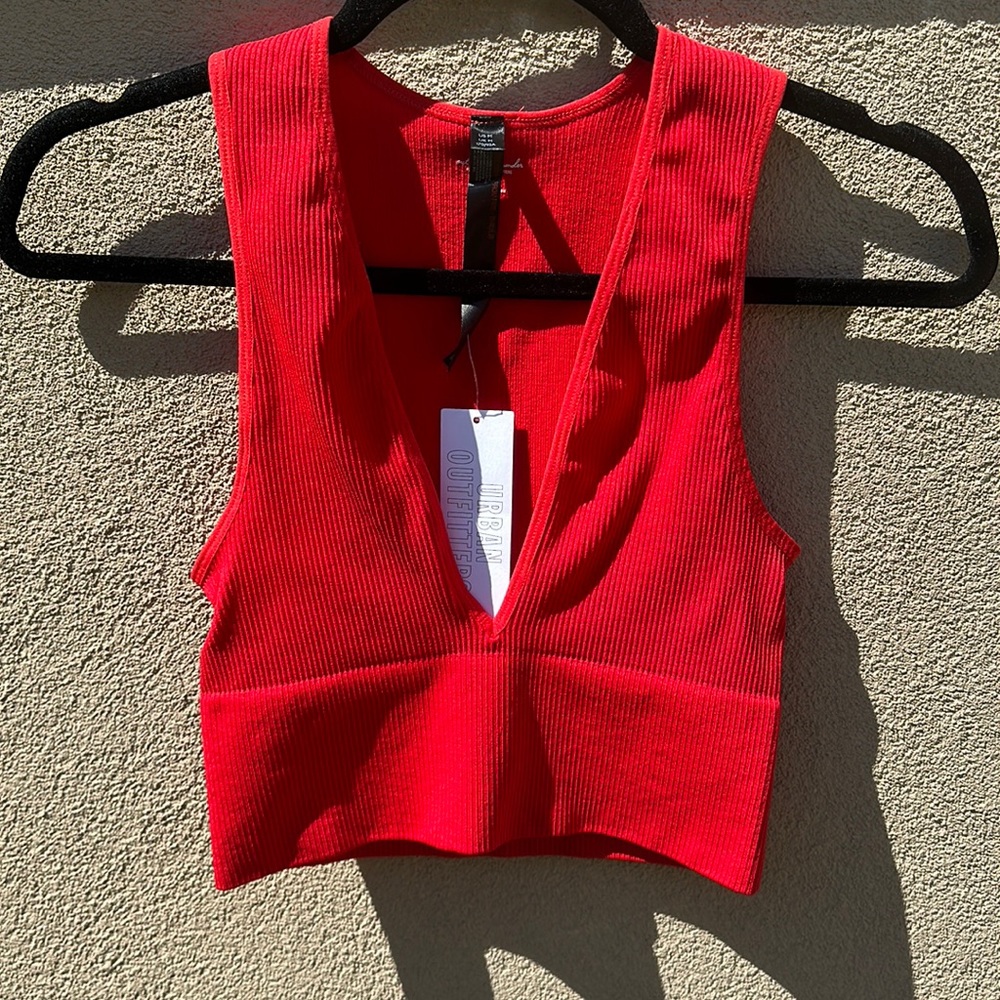 NWT Urban Outfitters 🔥 V Neck Compression Ribbed Tank Red Sz M